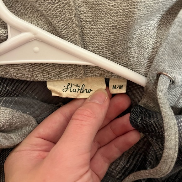 Harlow Lightweight Hooded Flannel, Size Medium - Picture 3 of 3